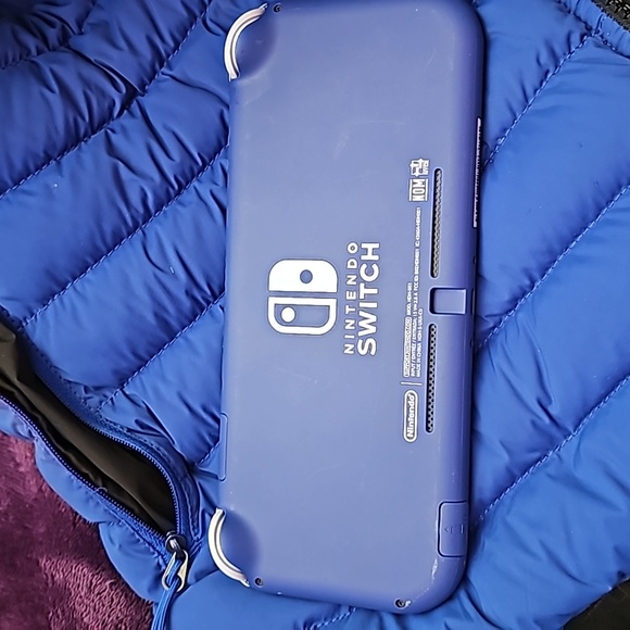 NINTENDO SWITCH - Picture 5 of 9